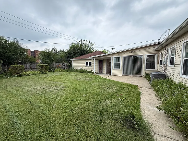 542 Cherry Ln — Photo 13