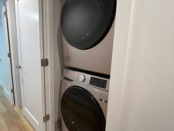 4th image of 904 Putnam Ave APT 2