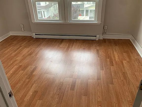 5th image of 498-500 Wilmot Avenue