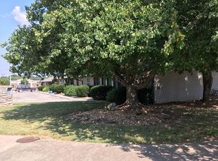 2149 E Macs Ct, Springfield, MO 65804