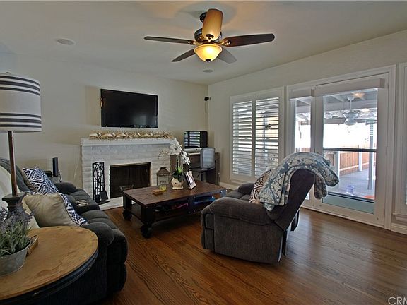4th image of 1327 College Ave