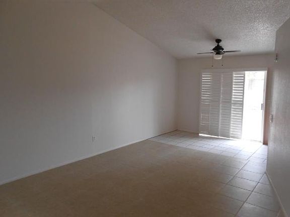 3rd image of 3013 W Potter Dr