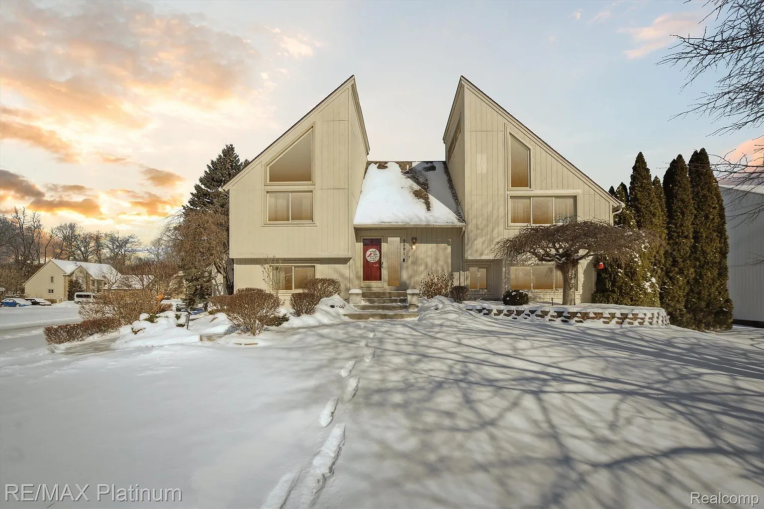 9591 Rosemary Ln photo 1
