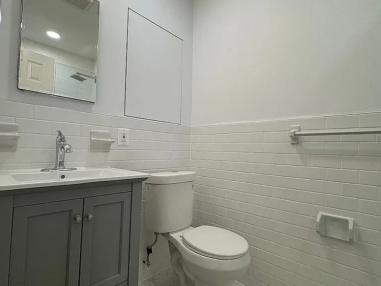 228 Monroe St #4 — Photo 15