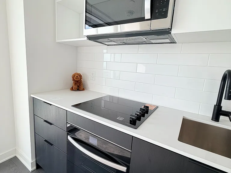 1185 Dupont St #2101 — Photo 11