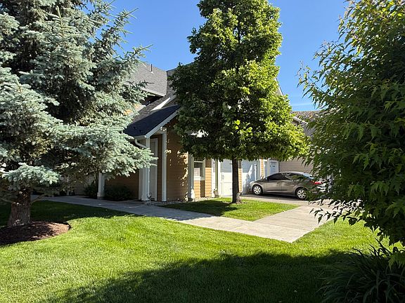 2nd image of 811 White Cloud Ln #E