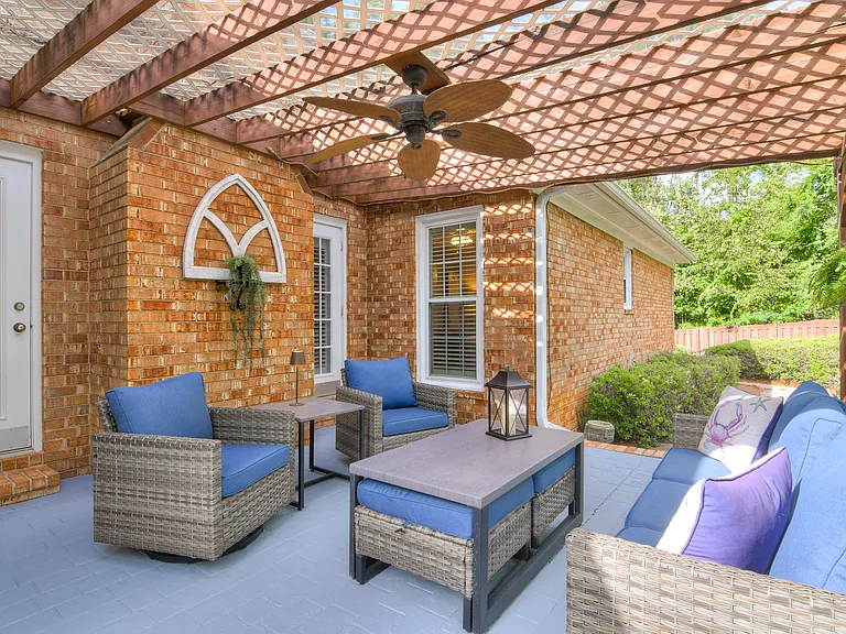 2504 Pinebluff Ct — Photo 27