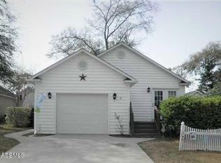 4 Stono Ct, Beaufort, SC 29902