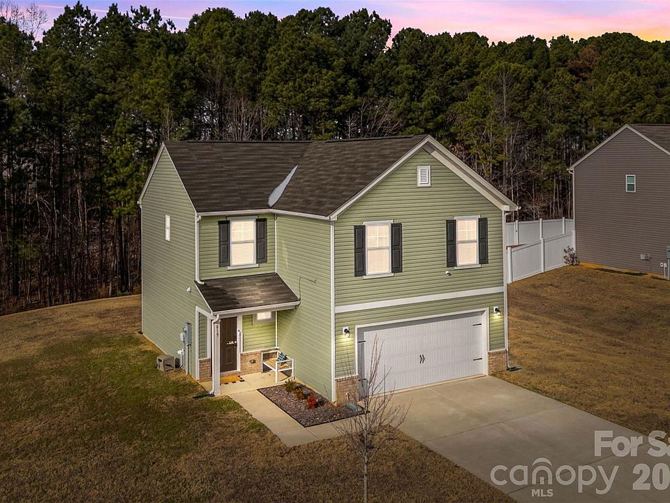 1st image of 819 Yorkshire Dr