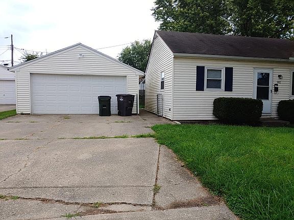 2nd image of 102 W Circle Dr