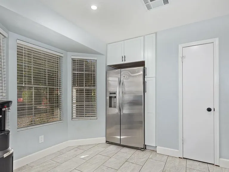 3625 W Kesler Ln — Photo 11