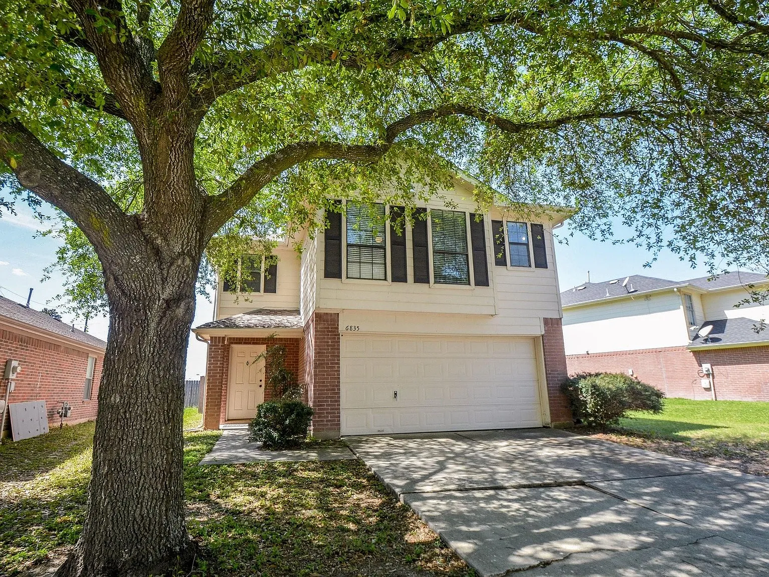 4 bed, 2.5 bath, 1912 sqft, $2,500 — Photo 2
