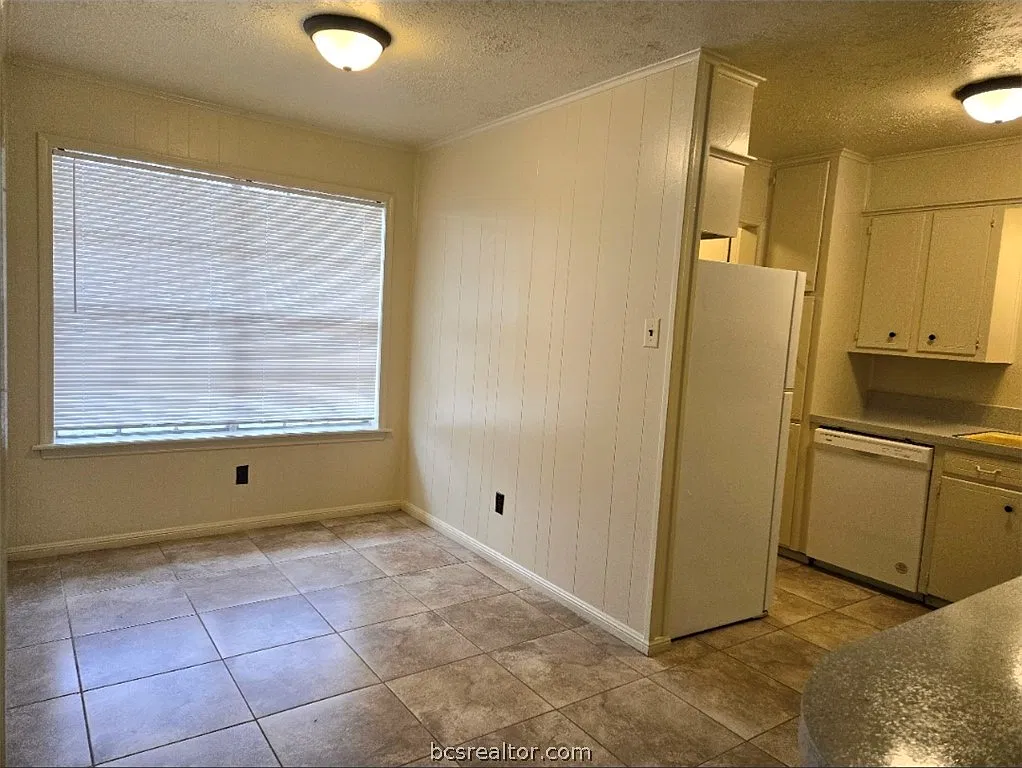 2 bed, 975 sqft, $900 — Photo 3