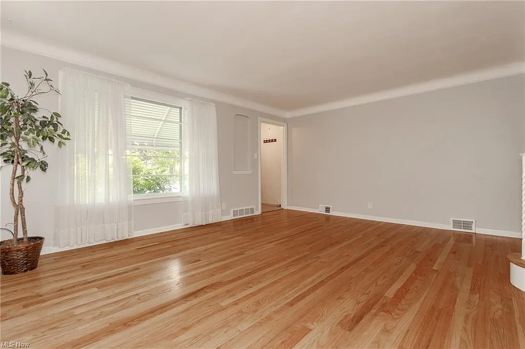 3 bed, 1404 sqft, $1,900 — Photo 4
