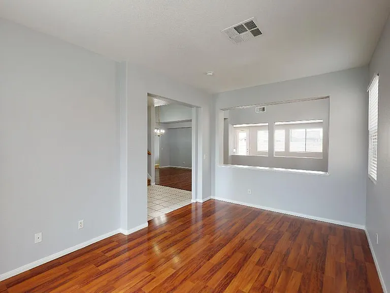 377 Ravensmere Ave — Photo 7