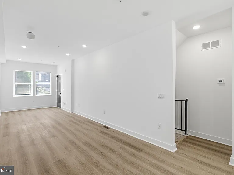 617 W Cumberland St #1 — Photo 4