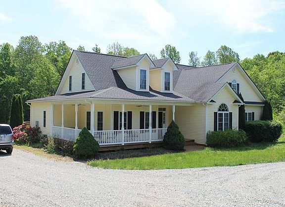 2nd image of 16110 Janet Dr