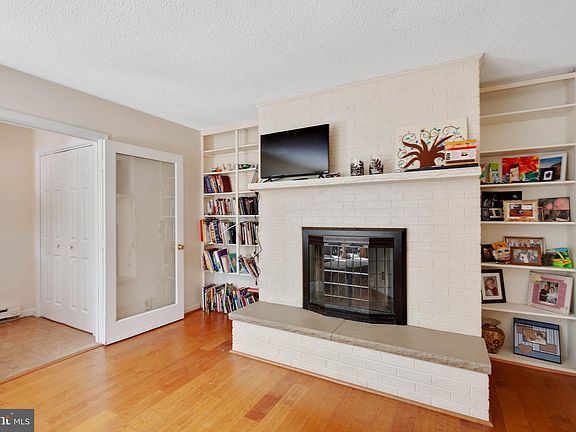 5th image of 82 Persimmon Pear Ln