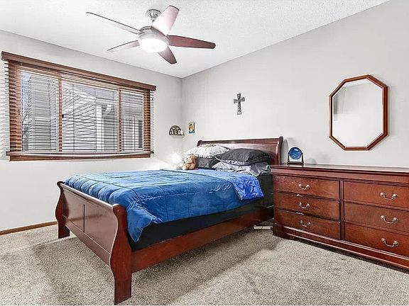 3rd image of 3419 Pilgrim Ln N