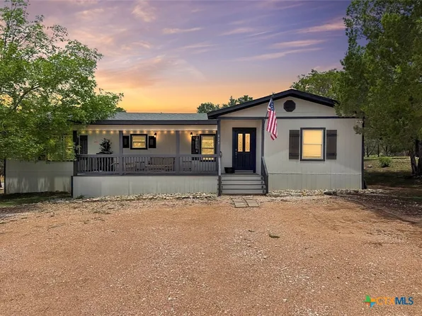 823 Trail Crest Dr, Canyon Lake, TX 78133