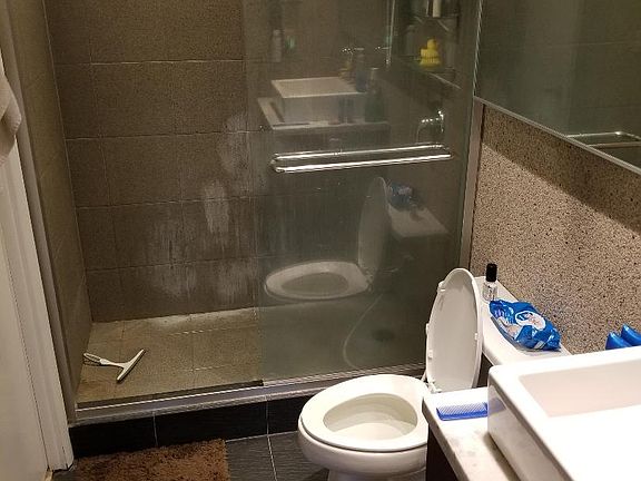4th image of 1470 NE 123rd St APT 905