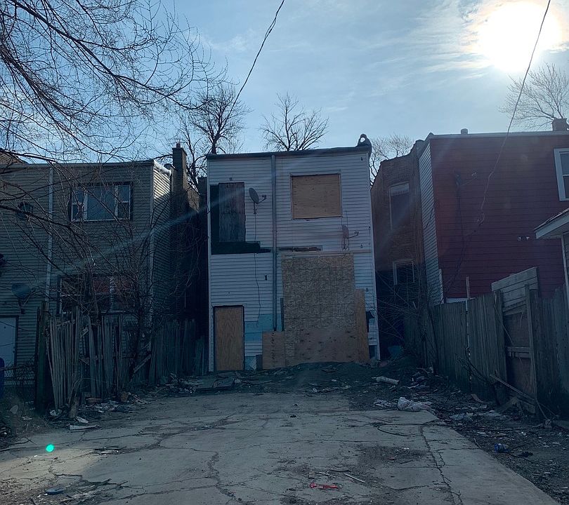 2nd image of 1042 N Monticello Ave