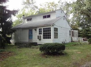 43240 Harris Rd, Belleville, MI 48111