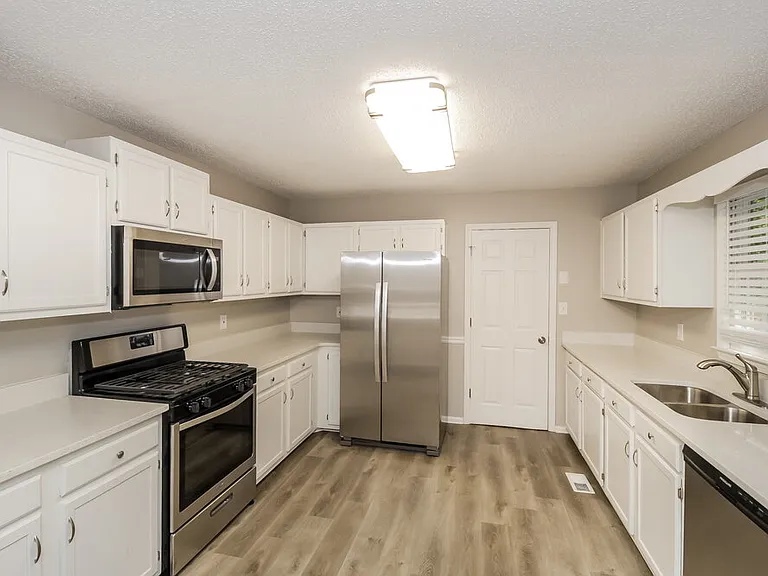 237 Vienna Way — Photo 9
