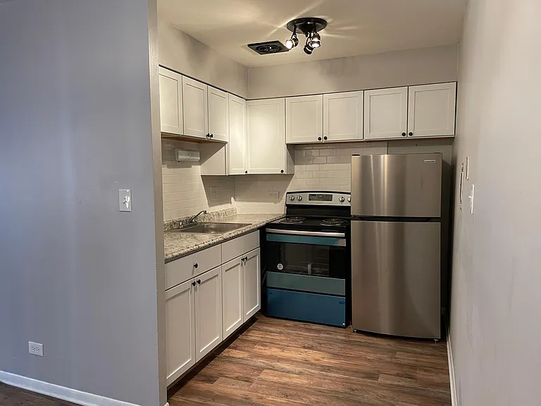 5920 N Kenmore Ave #507 — Photo 9