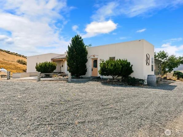 723 Burbank Creek Road, Yakima, WA 98901
