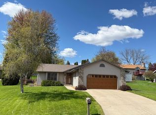 528 W Mohawk Trl, Deforest, WI 53532
