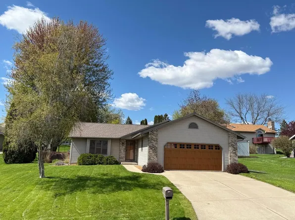 528 West Mohawk Trail, Deforest, WI 53532