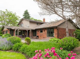 1620 Greenbrier Dr, Libertyville, IL