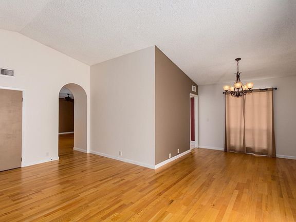 4th image of 4014 W Harmont Dr