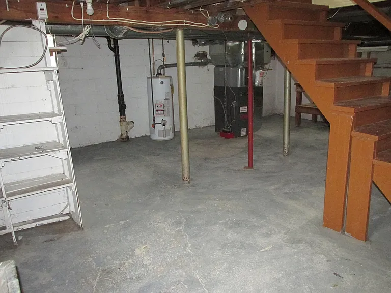 1042 Taggart St NW — Photo 11