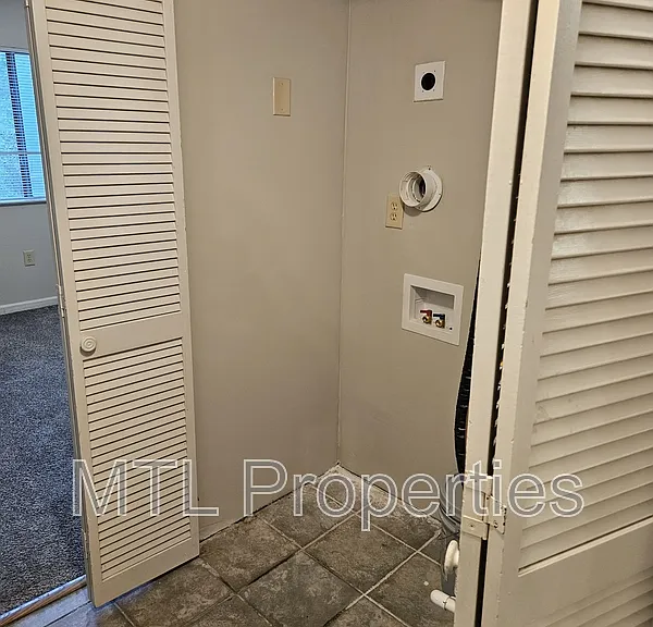 1636 Hunters Trl #1 — Photo 8