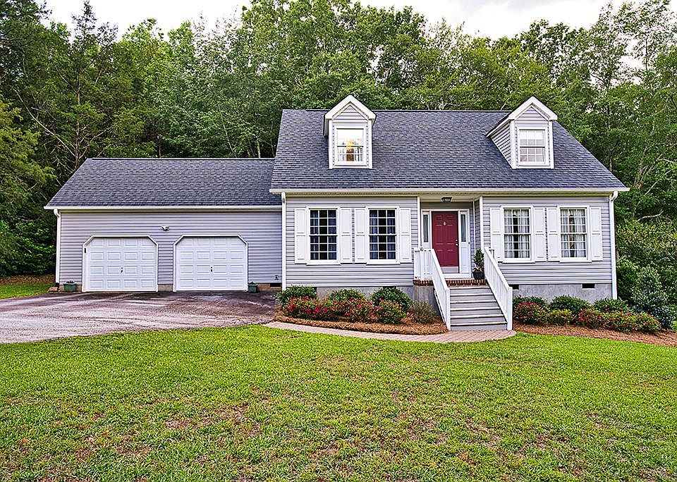 1st image of 10 Quail Hollow Dr