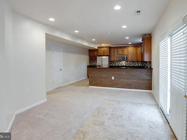 42100 Porch Light Dr — Photo 3