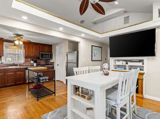 38 Newport Rd, Hull, MA 02045