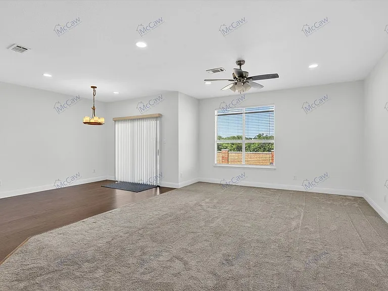 2405 Loreto Dr — Photo 6