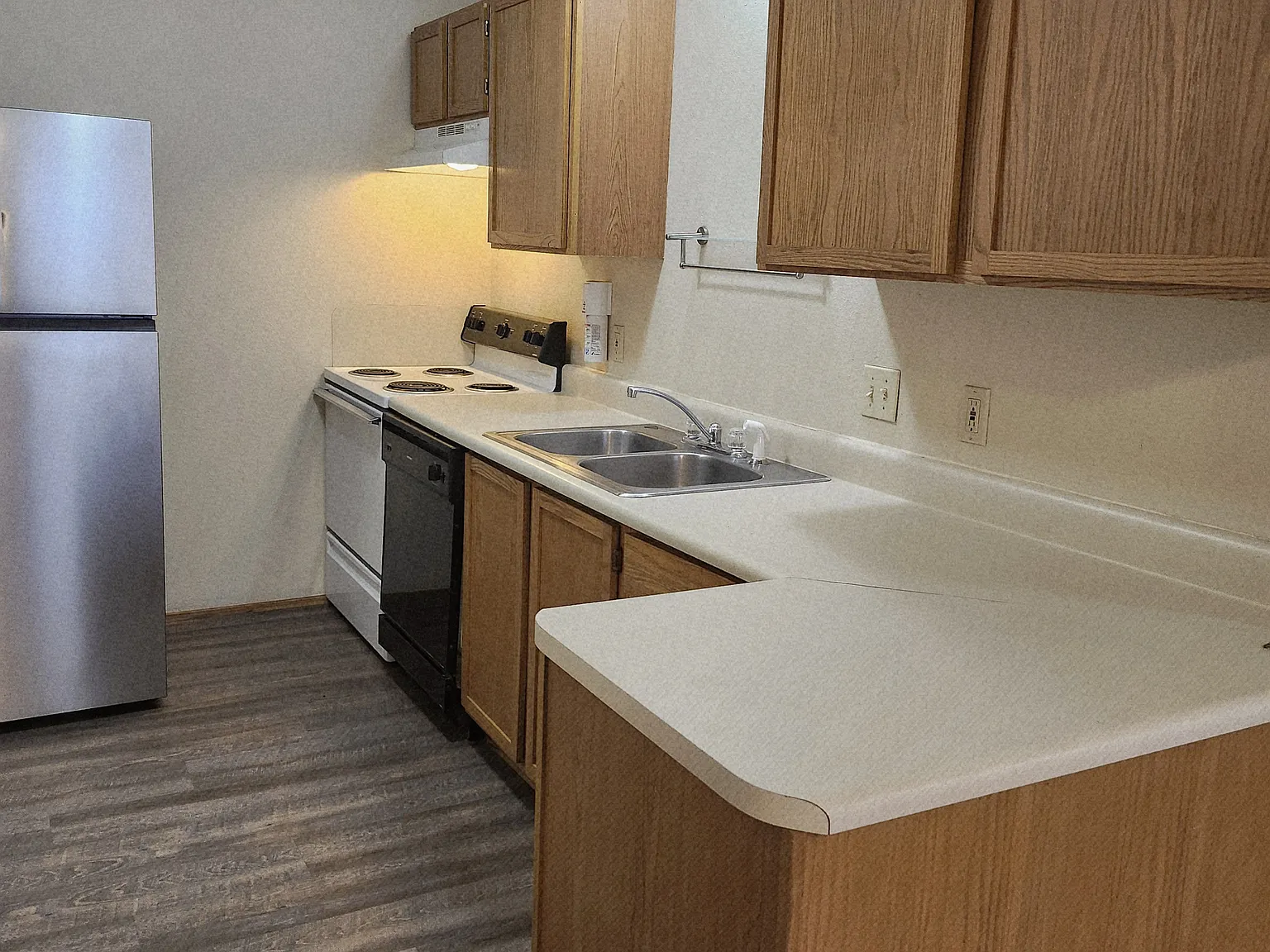 2 bed, 800 sqft, $825 — Photo 1