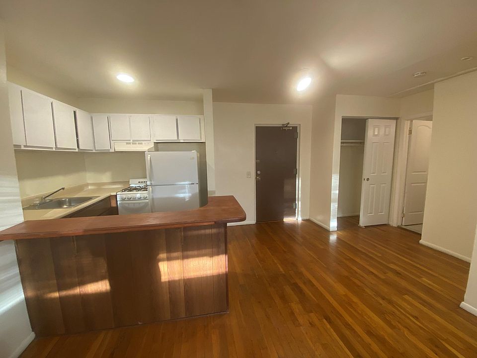 2nd image of 272 Tyler St
