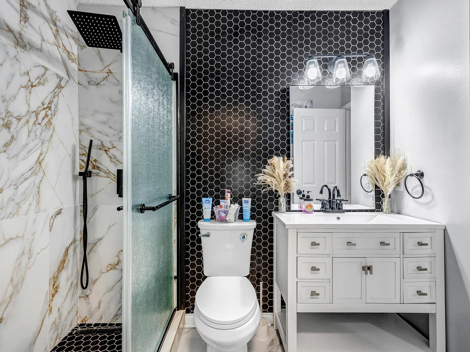 2 bed, $2,200 — Photo 1