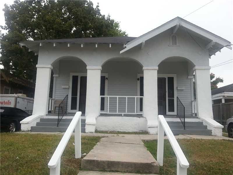 1st image of 2461 Jasmine St