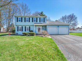 5 Whitney Ct, Cromwell, CT 06416