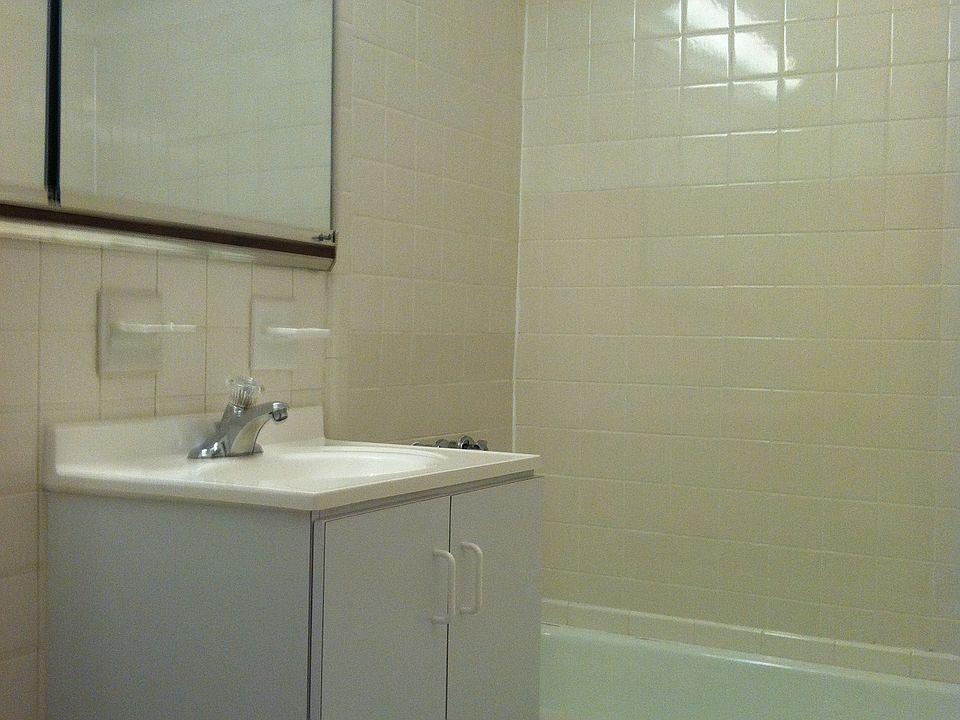2nd image of 8345 Lefferts Blvd