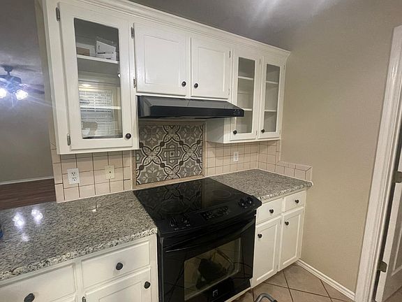 3rd image of 404 E 42nd St