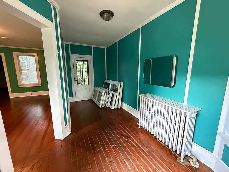 142 Giles St #2 — Photo 6