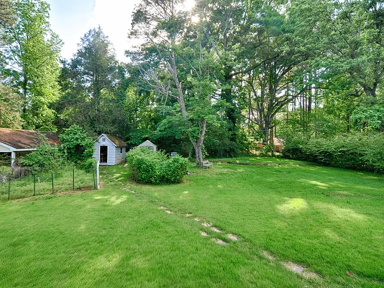 1526 Smith Level Rd — Photo 15