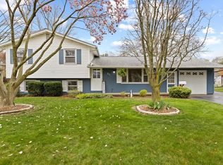 25 Harmony Dr, Rochester, NY 14626